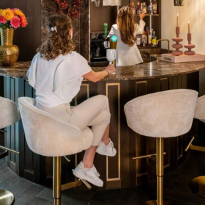 Scaun de bar rotativ ajustabil bej kaki din catifea New York