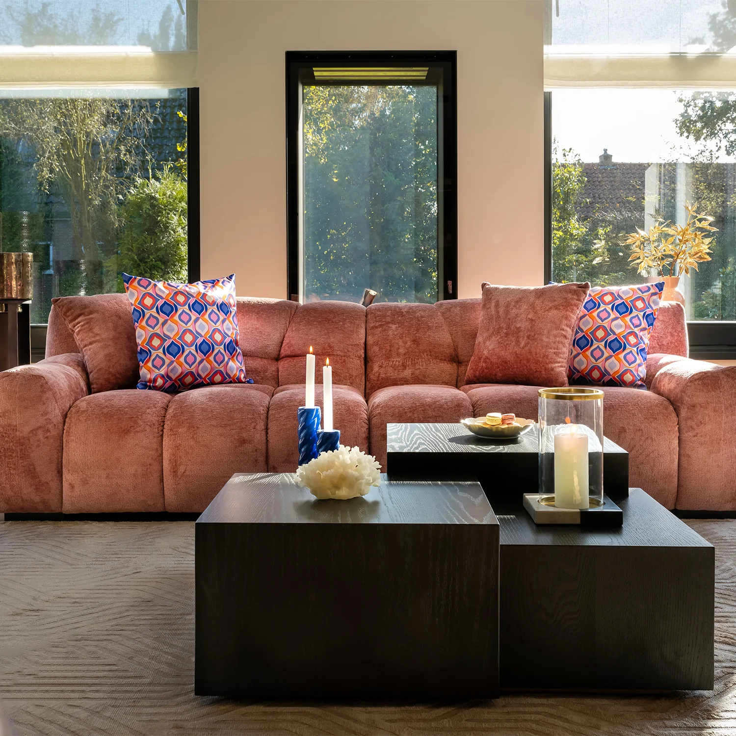 Canapea roz trandafiriu din tesatura chenille Charelle - imagine 2