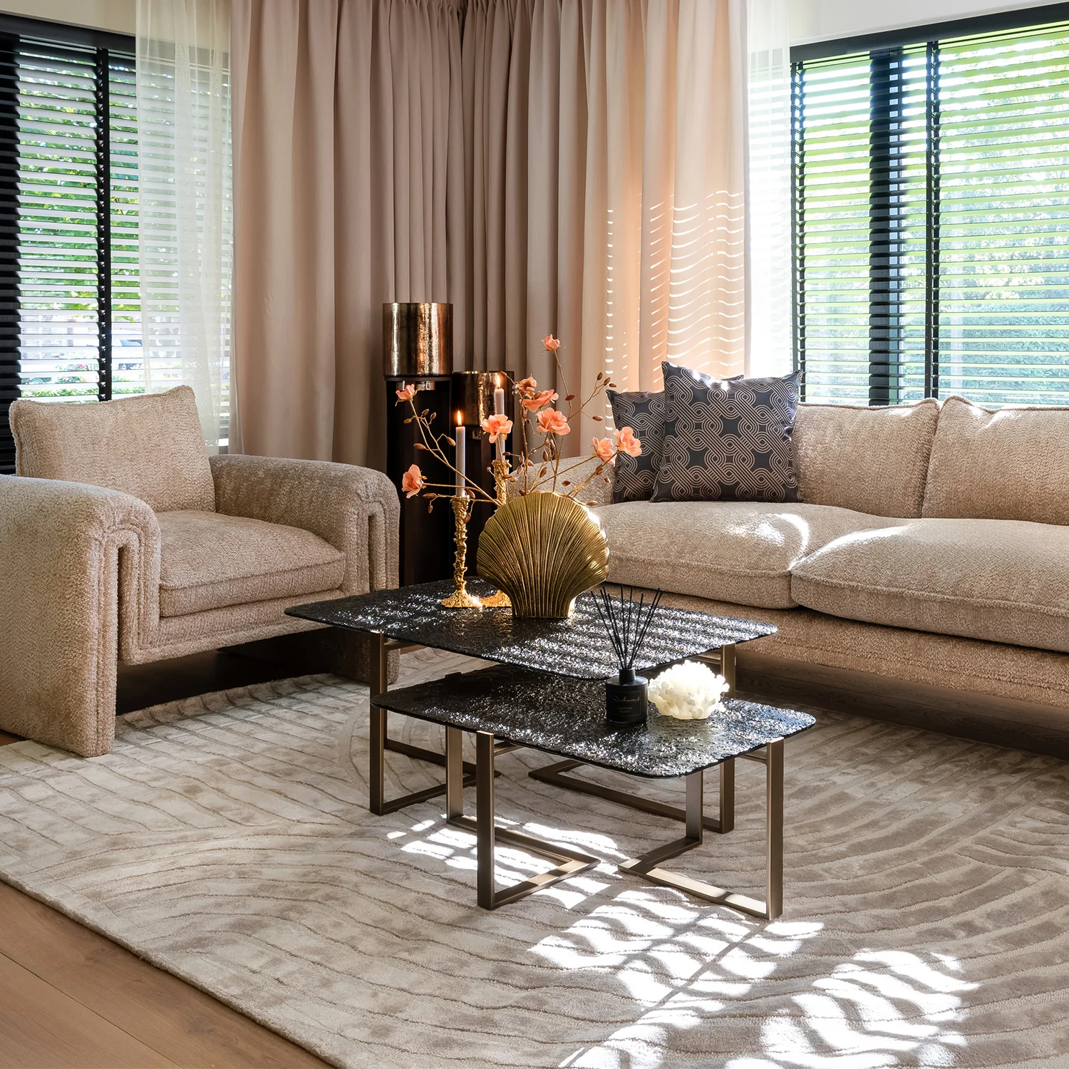 Set 2 mese de cafea negre/aurii din metal si sticla Sterling - imagine 8