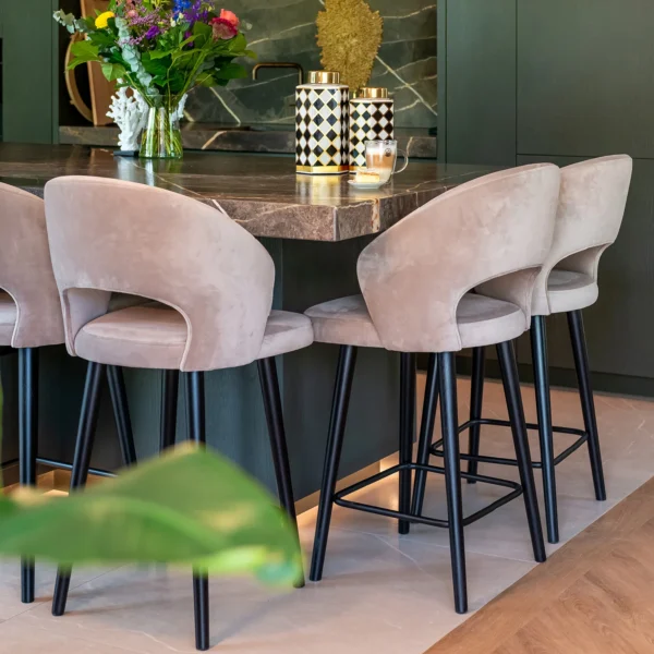 Scaun de bar bej din catifea Savoy S - imagine 9
