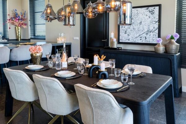 Masa dining maro inchis din lemn de stejar Baccarat - imagine 2