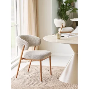 Scaun dining bej din tesatura si picioare natur Cavi